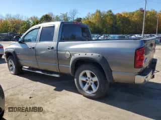 2008 Dodge 1500 Laramie z VIN 1D7HU18258J108368, wystawiony jako Copart lot #74587164 z przebiegiem 131 013 mil mil oraz Czysty tytuł • Clean title. Historia ofert i sprzedaży dostępna na DreamBid. Obrazek 2.