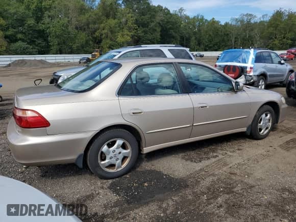 2000 Honda Accord EX с VIN 1HGCG6675YA107567, выставлен на аукционе Copart как лот 84059395 с пробегом 216 941 миль миль и Чистый • Clean title. История ставок и продаж доступна на DreamBid. Изображение 3.