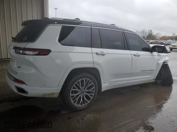 ✅ 2022 Jeep Grand Cherokee Summit Reserve • VIN: 1C4RJKET2N8556810 • Lot: 81041234. Listed on Copart with Not provided. Free auction sales archive from the USA and detailed vehicle history report at DreamBid. Image 3.