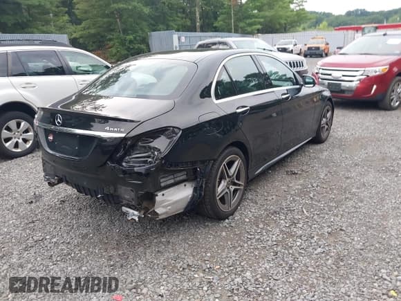✅ 2021 Mercedes-Benz C 300 • VIN: W1KWF8EB1MR630490 • Lot: 42827255. Wystawiony na IAAI z przebiegiem 72 597 mil. Bezpłatny archiwum sprzedaży aukcyjnych z USA i szczegółowy raport historii pojazdu na DreamBid. Zdjęcie 4.