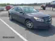 2013 Chevrolet Malibu LS z VIN 1G11A5SA2DF256785, wystawiony jako IAAI lot #42630945 z przebiegiem Nie podano mil oraz . Historia ofert i sprzedaży dostępna na DreamBid. Obrazek 1.