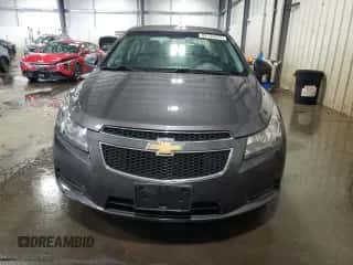2011 Chevrolet Cruze LS z VIN 1G1PC5SH2B7126630, wystawiony jako Copart lot #69132675 z przebiegiem 136 760 mil mil oraz Szkoda całkowita • Salvage title. Historia ofert i sprzedaży dostępna na DreamBid. Obrazek 5.
