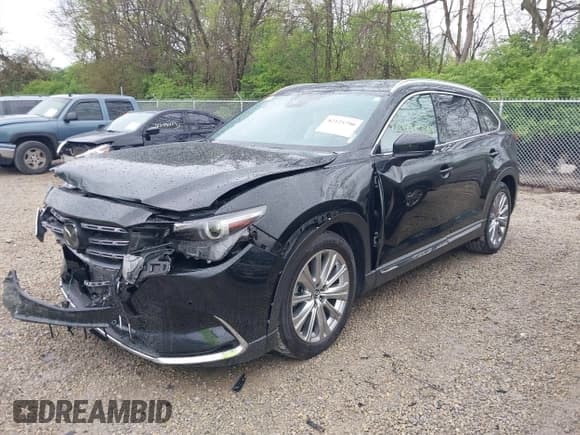 ✅ 2022 Mazda CX-9 Signature • VIN: JM3TCBEY1N0616982 • Lot: 42125790. Wystawiony na IAAI z przebiegiem 101 918 mil. Bezpłatny archiwum sprzedaży aukcyjnych z USA i szczegółowy raport historii pojazdu na DreamBid. Zdjęcie 21.