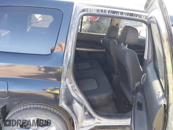 ✅ 2011 Chevrolet HHR LS • VIN: 3GNBAAFW2BS584721 • Lot: 41362184. Listed on IAAI with Not provided. Free auction sales archive from the USA and detailed vehicle history report at DreamBid. Image 8.