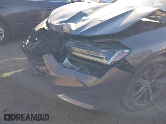 ✅ 2022 Acura TLX w/A-Spec Package • VIN: 19UUB6F52NA003485 • Lot: 41022891. Wystawiony na IAAI z przebiegiem 4 mil. Bezpłatny archiwum sprzedaży aukcyjnych z USA i szczegółowy raport historii pojazdu na DreamBid. Zdjęcie 16.