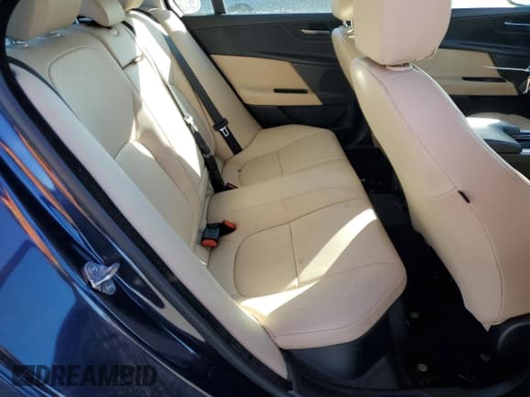 ✅ 2019 Jaguar XE 25t Premium • VIN: SAJAJ4FX9KCP49914 • Lot: 42342175. Listed on Copart with 69,223 mi. Free auction sales archive from the USA and detailed vehicle history report at DreamBid. Image 11.