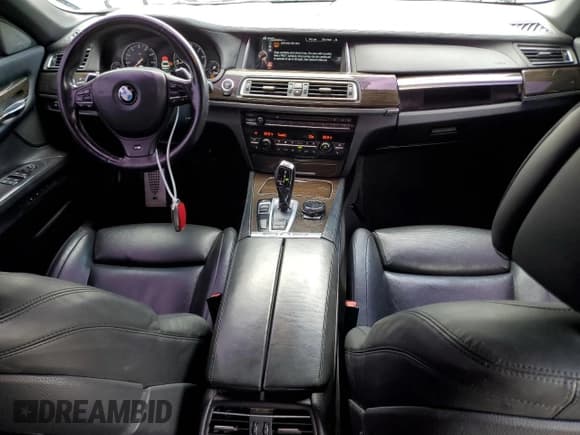 ✅ 2015 BMW 7 Series 750i • VIN: WBAYA8C54FD825401 • Lot: 67568435. Listed on Copart with 139,594 mi. Free auction sales archive from the USA and detailed vehicle history report at DreamBid. Image 8.