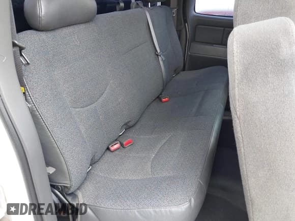 ✅ 2006 Chevrolet Silverado 2500HD LT2 • VIN: 1GCHK29U16E207166 • Lot: 42068401. Listed on IAAI with 105,646 mi. Free auction sales archive from the USA and detailed vehicle history report at DreamBid. Image 8.