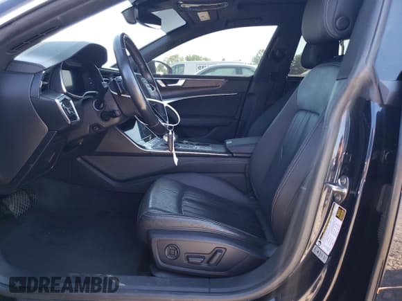 ✅ 2019 Audi A7 Premium Plus • VIN: WAUU2AF28KN024978 • Лот: 81638775. Опубликован ранее на Copart с пробегом 92 429 миль. Бесплатный доступ к архиву аукционных продаж из США и подробный отчёт об истории автомобиля на DreamBid. Изображение 7.