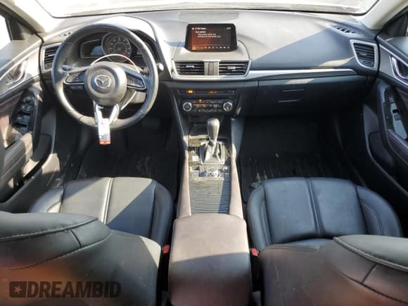 ✅ 2018 Mazda 3 Touring • VIN: 3MZBN1L34JM273363 • Lot: 68000545. Wystawiony na Copart z przebiegiem 56 334 mil. Bezpłatny archiwum sprzedaży aukcyjnych z USA i szczegółowy raport historii pojazdu na DreamBid. Zdjęcie 8.