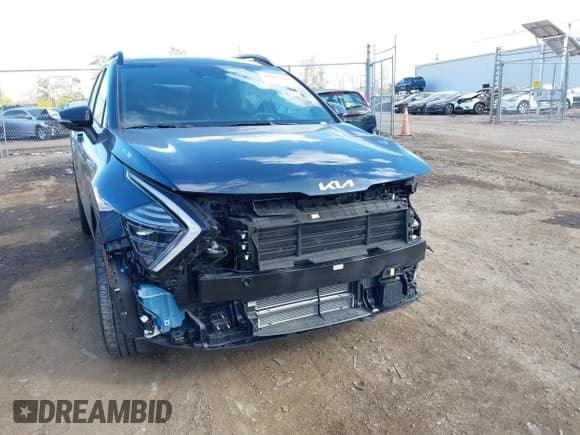 ✅ 2024 Kia Sportage X-Line • VIN: KNDPYDDH9R7137540 • Lot: 43507726. Wystawiony na IAAI z przebiegiem 12 863 mil. Bezpłatny archiwum sprzedaży aukcyjnych z USA i szczegółowy raport historii pojazdu na DreamBid. Zdjęcie 6.