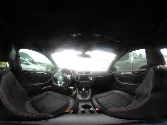 ✅ 2017 Volkswagen Jetta GLI • VIN: 3VW4T7AJ0HM401451 • Lot: 43415428. Wystawiony na IAAI z przebiegiem 172 411 mil. Bezpłatny archiwum sprzedaży aukcyjnych z USA i szczegółowy raport historii pojazdu na DreamBid. Zdjęcie 18.