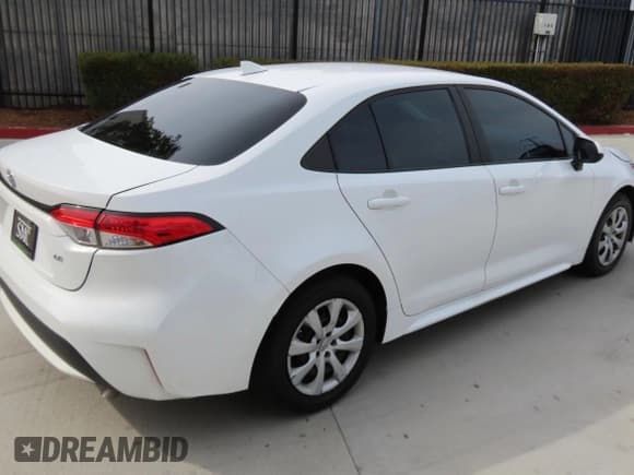 ✅ 2021 Toyota Corolla LE • VIN: 5YFEPMAE2MP171783 • Лот: 84027915. Опубликован ранее на Copart с пробегом 60 391 миль. Бесплатный доступ к архиву аукционных продаж из США и подробный отчёт об истории автомобиля на DreamBid. Изображение 3.