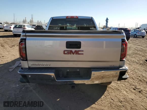 ✅ 2018 GMC Sierra 1500 SLT • VIN: 3GTU2NEC1JG137599 • Lot: 75127113. Wystawiony na Copart z przebiegiem 57 882 mil. Bezpłatny archiwum sprzedaży aukcyjnych z USA i szczegółowy raport historii pojazdu na DreamBid. Zdjęcie 6.
