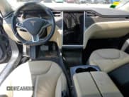 ✅ 2015 Tesla Model S 85D • VIN: 5YJSA1H20FFP71540 • Lot: 63248735. Wystawiony na Copart z przebiegiem Nie podano. Bezpłatny archiwum sprzedaży aukcyjnych z USA i szczegółowy raport historii pojazdu na DreamBid. Zdjęcie 8.