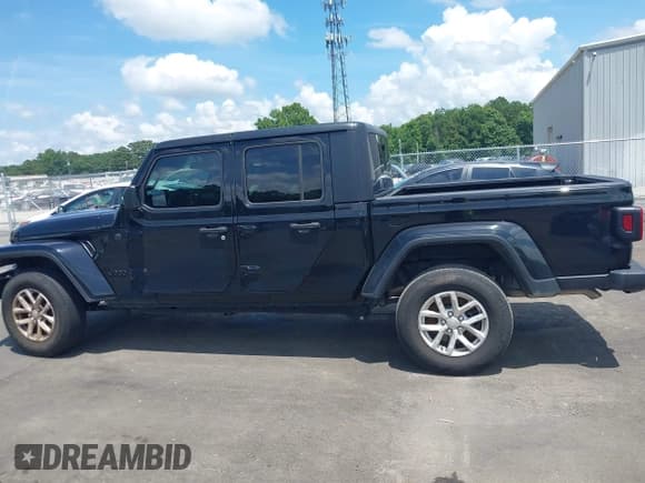 ✅ 2023 Jeep Gladiator Sport S • VIN: 1C6HJTAGXPL543319 • Лот: 42499587. Опубликован ранее на IAAI с пробегом 45 140 миль. Бесплатный доступ к архиву аукционных продаж из США и подробный отчёт об истории автомобиля на DreamBid. Изображение 14.