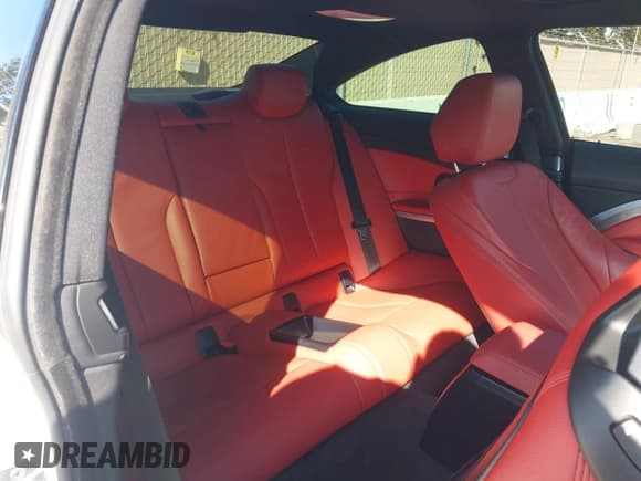 ✅ 2019 BMW 4 Series 430i • VIN: WBA4W3C58KAF93578 • Lot: 43572298. Wystawiony na IAAI z przebiegiem 65 278 mil. Bezpłatny archiwum sprzedaży aukcyjnych z USA i szczegółowy raport historii pojazdu na DreamBid. Zdjęcie 8.