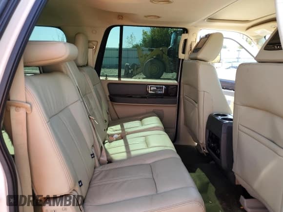 ✅ 2015 Lincoln Navigator • VIN: 5LMJJ3JT8FEJ03084 • Lot: 84768735. Wystawiony na Copart z przebiegiem 163 136 mil. Bezpłatny archiwum sprzedaży aukcyjnych z USA i szczegółowy raport historii pojazdu na DreamBid. Zdjęcie 11.