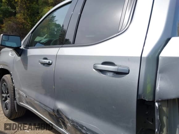 ✅ 2025 GMC Sierra 1500 Elevation • VIN: 1GTRUJEK4SZ135850 • Лот: 43287545. Опубликован ранее на IAAI с пробегом 777 миль. Бесплатный доступ к архиву аукционных продаж из США и подробный отчёт об истории автомобиля на DreamBid. Изображение 14.