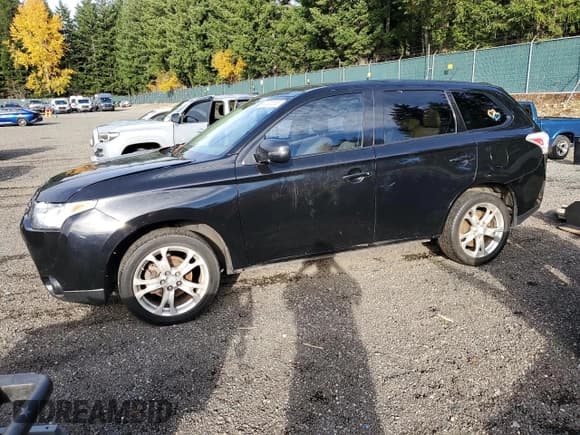 ✅ 2014 Mitsubishi Outlander SE • VIN: JA4AD3A33EZ016984 • Lot: 92532585. Listed on Copart with 170,371 mi. Free auction sales archive from the USA and detailed vehicle history report at DreamBid. Image 1.
