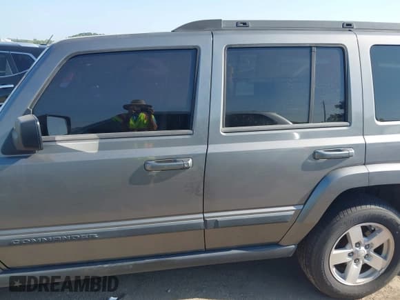 ✅ 2007 Jeep Commander Sport • VIN: 1J8HG48PX7C591835 • Lot: 43015813. Listed on IAAI with 177,147 mi. Free auction sales archive from the USA and detailed vehicle history report at DreamBid. Image 14.