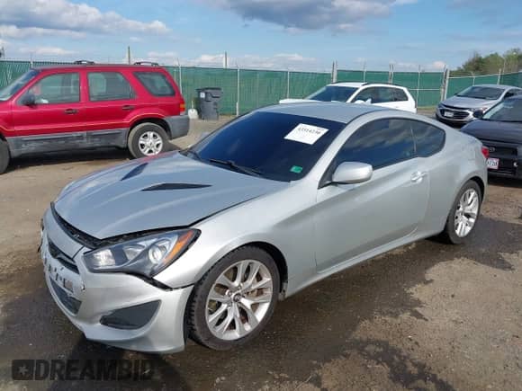 2013 Hyundai Genesis Coupe Premium with VIN KMHHT6KD8DU086648, listed as a IAAI auction lot 43314230 with 114,245 mi miles and . Bid and sale history available at DreamBid. Image 18.