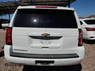 ✅ 2016 Chevrolet Suburban LS • VIN: 1GNSKGKC7GR202267 • Lot: 72967414. Wystawiony na Copart z przebiegiem 56 217 mil. Bezpłatny archiwum sprzedaży aukcyjnych z USA i szczegółowy raport historii pojazdu na DreamBid. Zdjęcie 6.