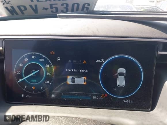 2024 Hyundai Tucson Limited with VIN 5NMJE3DE7RH401636, listed as a IAAI auction lot 43006616 with 9,688 mi miles and . Bid and sale history available at DreamBid. Image 7.