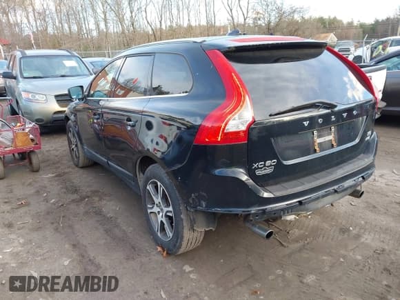 ✅ 2011 Volvo XC60 3.0T • VIN: YV4902DZ2B2209773 • Lot: 43820054. Wystawiony na IAAI z przebiegiem 177 501 mil. Bezpłatny archiwum sprzedaży aukcyjnych z USA i szczegółowy raport historii pojazdu na DreamBid. Zdjęcie 3.