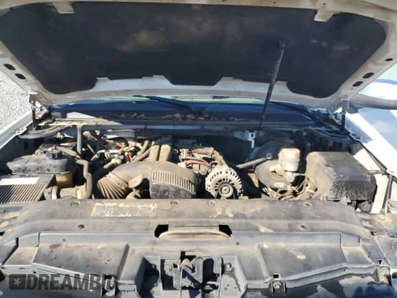 2008 Chevrolet Suburban LTZ с VIN 1GNFC16048R119084, выставлен на аукционе Copart как лот 86702145 с пробегом 250 918 миль миль и Списание • Salvage title. История ставок и продаж доступна на DreamBid. Изображение 12.