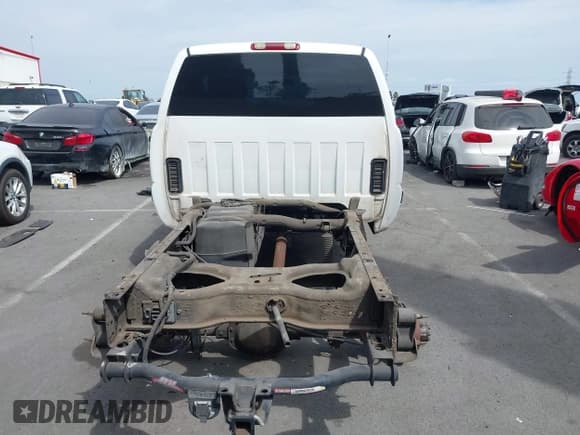 ✅ 2002 Chevrolet Silverado 2500HD LS • VIN: 1GCHC29U42E133183 • Lot: 43110107. Wystawiony na IAAI z przebiegiem Nie podano. Bezpłatny archiwum sprzedaży aukcyjnych z USA i szczegółowy raport historii pojazdu na DreamBid. Zdjęcie 16.