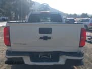 ✅ 2019 Chevrolet Colorado 2WD Work Truck • VIN: 1GCGSBEA3K1177533 • Lot: 41603752. Wystawiony na IAAI z przebiegiem 64 088 mil. Bezpłatny archiwum sprzedaży aukcyjnych z USA i szczegółowy raport historii pojazdu na DreamBid. Zdjęcie 15.