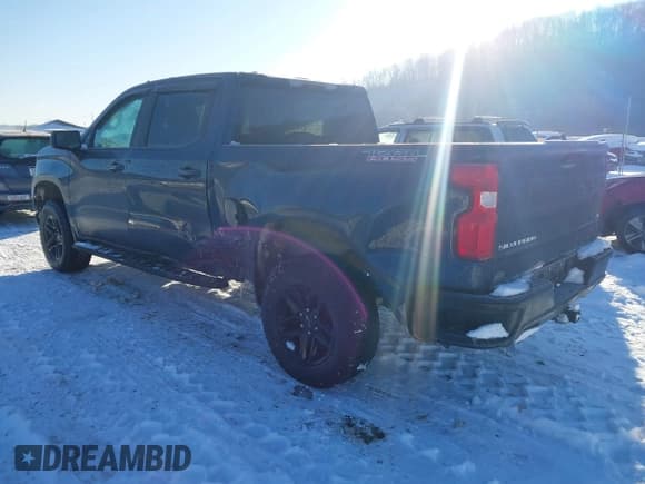 ✅ 2022 Chevrolet Silverado 1500 LT Trail Boss • VIN: 3GCPYFEL9NG210466 • Lot: 41393751. Wystawiony na IAAI z przebiegiem 74 128 mil. Bezpłatny archiwum sprzedaży aukcyjnych z USA i szczegółowy raport historii pojazdu na DreamBid. Zdjęcie 3.
