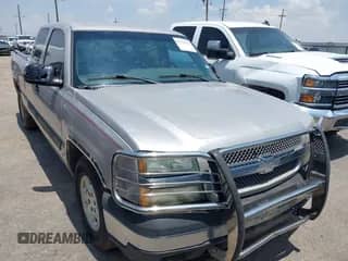 2004 Chevrolet Silverado 1500 LS with VIN 2GCEC19V441127121, listed as a IAAI auction lot 42731422 with 229,962 mi miles and . Bid and sale history available at DreamBid. Image 1.