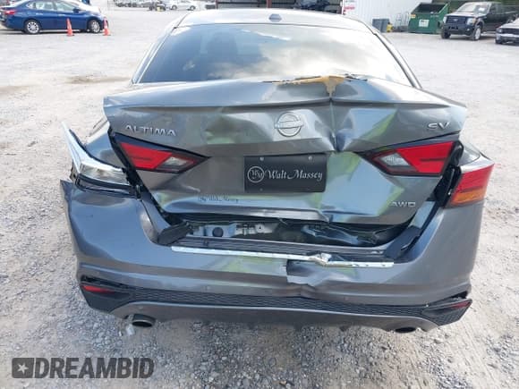 ✅ 2023 Nissan Altima SV • VIN: 1N4BL4DW1PN338399 • Lot: 42238471. Wystawiony na IAAI z przebiegiem 37 019 mil. Bezpłatny archiwum sprzedaży aukcyjnych z USA i szczegółowy raport historii pojazdu na DreamBid. Zdjęcie 6.