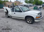 ✅ 2002 Chevrolet S-10 • VIN: 1GCCS19W228255175 • Лот: 42170832. Опубликован ранее на IAAI с пробегом 250 224 миль. Бесплатный доступ к архиву аукционных продаж из США и подробный отчёт об истории автомобиля на DreamBid. Изображение 1.