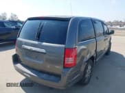 ✅ 2010 Chrysler Town & Country LX • VIN: 2A4RR2D1XAR454463 • Lot: 42747766. Wystawiony na IAAI z przebiegiem 167 700 mil. Bezpłatny archiwum sprzedaży aukcyjnych z USA i szczegółowy raport historii pojazdu na DreamBid. Zdjęcie 4.