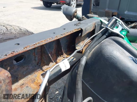 ✅ 2001 Chevrolet Silverado 1500 • VIN: 2GCEK19T811154366 • Лот: 42706317. Опубликован ранее на IAAI с пробегом 285 671 миль. Бесплатный доступ к архиву аукционных продаж из США и подробный отчёт об истории автомобиля на DreamBid. Изображение 15.