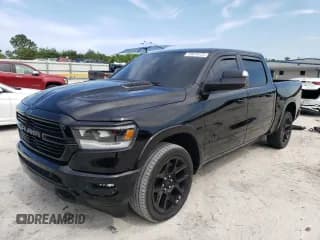 ✅ 2021 Ram 1500 Laramie • VIN: 1C6SRFJM3MN684335 • Lot: 53875123. Wystawiony na Copart z przebiegiem 25 931 mil. Bezpłatny archiwum sprzedaży aukcyjnych z USA i szczegółowy raport historii pojazdu na DreamBid. Zdjęcie 1.