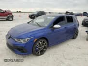 ✅ 2024 Volkswagen Golf R • VIN: WVWEB7CD8RW130609 • Lot: 53130885. Wystawiony na Copart z przebiegiem Nie podano. Bezpłatny archiwum sprzedaży aukcyjnych z USA i szczegółowy raport historii pojazdu na DreamBid. Zdjęcie 1.