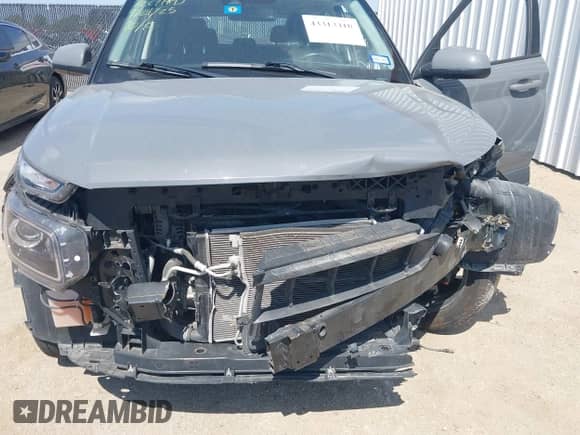 2021 Hyundai Venue SEL z VIN KMHRC8A30MU105444, wystawiony jako IAAI lot #43313410 z przebiegiem 57 233 mil mil oraz . Historia ofert i sprzedaży dostępna na DreamBid. Obrazek 6.