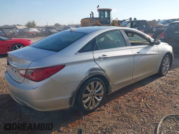 ✅ 2012 Hyundai Sonata Limited • VIN: 5NPEC4AB6CH412922 • Lot: 43727283. Listed on IAAI with 296,925 mi. Free auction sales archive from the USA and detailed vehicle history report at DreamBid. Image 4.