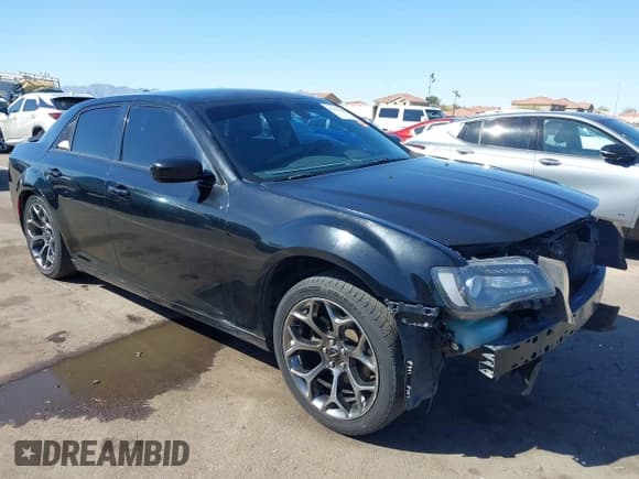 ✅ 2016 Chrysler 300 S • VIN: 2C3CCABG4GH224046 • Lot: 41813308. Wystawiony na IAAI z przebiegiem 100 032 mil. Bezpłatny archiwum sprzedaży aukcyjnych z USA i szczegółowy raport historii pojazdu na DreamBid. Zdjęcie 1.