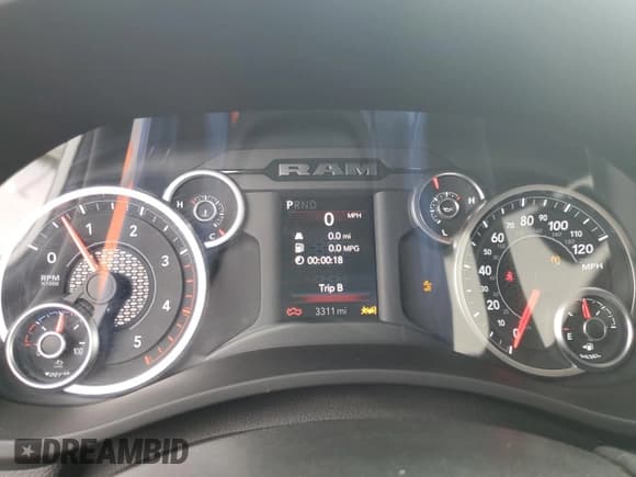 ✅ 2025 Ram 2500 • VIN: 3C63R5DL0SG576598 • Lot: 90080605. Wystawiony na Copart z przebiegiem 3 311 mil. Bezpłatny archiwum sprzedaży aukcyjnych z USA i szczegółowy raport historii pojazdu na DreamBid. Zdjęcie 9.