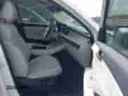 2025 Hyundai Palisade Calligraphy z VIN KM8R74GE8SU828199, wystawiony jako IAAI lot #41939641 z przebiegiem 16 939 mil mil oraz . Historia ofert i sprzedaży dostępna na DreamBid. Obrazek 5.