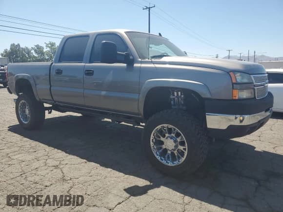 ✅ 2006 Chevrolet Silverado 2500HD LT1 • VIN: 1GCHC23206F130191 • Лот: 65751955. Опубликован ранее на Copart с пробегом 110 163 миль. Бесплатный доступ к архиву аукционных продаж из США и подробный отчёт об истории автомобиля на DreamBid. Изображение 4.