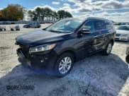 ✅ 2017 Kia Sorento LX • VIN: 5XYPG4A3XHG242844 • Лот: 92223805. Опубликован ранее на Copart с пробегом 118 124 миль. Бесплатный доступ к архиву аукционных продаж из США и подробный отчёт об истории автомобиля на DreamBid. Изображение 1.