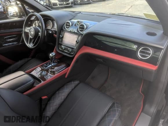 ✅ 2018 Bentley Bentayga Signature • VIN: SJAAC2ZV8JC021962 • Lot: 90390985. Listed on Copart with 36,986 mi. Free auction sales archive from the USA and detailed vehicle history report at DreamBid. Image 14.