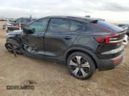 ✅ 2023 Volvo C40 Plus • VIN: YV4ED3GL3P2034098 • Lot: 46739434. Wystawiony na Copart z przebiegiem Nie podano. Bezpłatny archiwum sprzedaży aukcyjnych z USA i szczegółowy raport historii pojazdu na DreamBid. Zdjęcie 2.