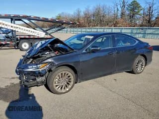 ✅ 2025 Lexus ES 350 Ultra Luxury • VIN: 58AFZ1B12SU199600 • Lot: 94433995. Wystawiony na Copart z przebiegiem 4 554 mil. Bezpłatny archiwum sprzedaży aukcyjnych z USA i szczegółowy raport historii pojazdu na DreamBid. Zdjęcie 1.